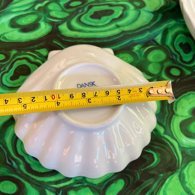 1970s Pair of White Ceramic Seashell Plates For Sale - Image 5 of 9