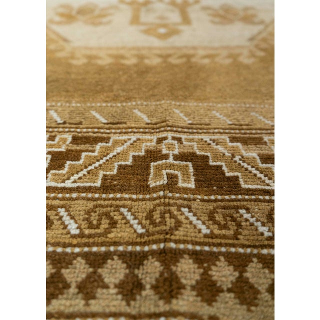 Turkish Turkish Vintage Rug 6'1" x 10'11" #21300 For Sale - Image 3 of 8