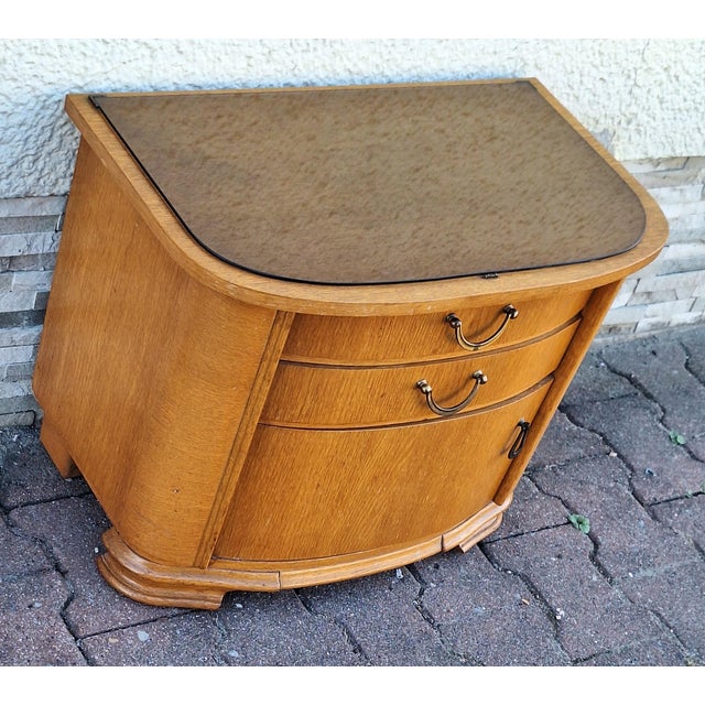 Metal Mid-Century Chest of Drawers in Oak with Drawers, a Door and Tinted Glass Pane, 1950s For Sale - Image 7 of 8