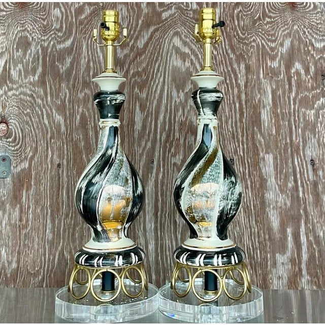 Metal Vintage Mid-Century Modern Gold Ring Table Lamps - a Pair For Sale - Image 7 of 7