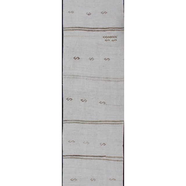 Mid 20th Century Mid 20th Century Vintage Turkish Kilim Runner With Stripes in Off White & Light Brown For Sale - Image 5 of 8