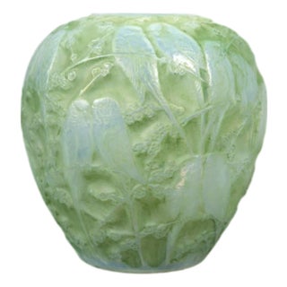 Opalescent Perruches Vase by René Lalique, 1919 For Sale