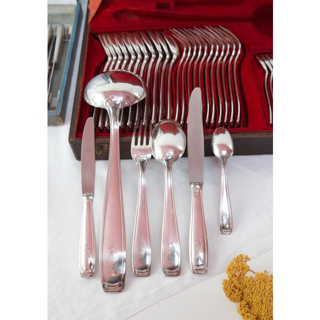 Antique French Cutlery Set for 12 with A.R. Initials by François Frionnet, 1940s, Set of 61 For Sale - Image 12 of 15