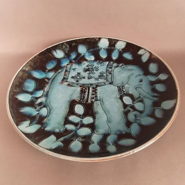 1930s Ceramic Wall Plate by Gustav Heinkel for Karlsruher Majolika, 1930s For Sale - Image 5 of 5