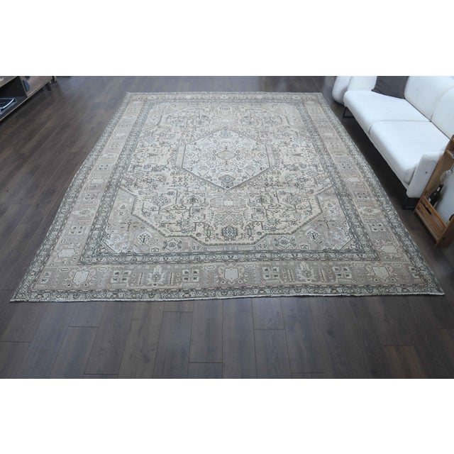 Persian 1970s Vintage Persian Handmade Wool Cotton Light Gray Area Rug For Sale - Image 3 of 11