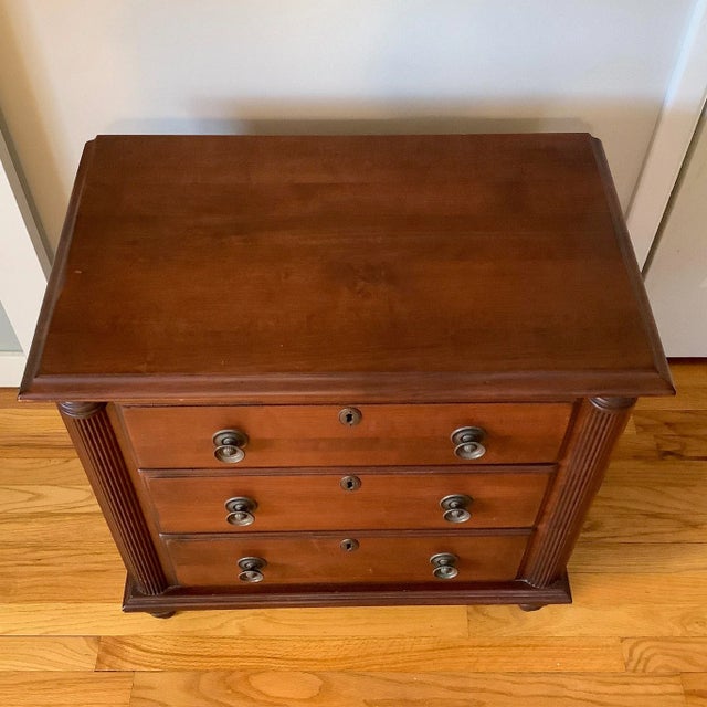 1980s Vintage Durham Furniture Solid Cherry Dresser and Plantation Mirror Saville Row For Sale - Image 13 of 18