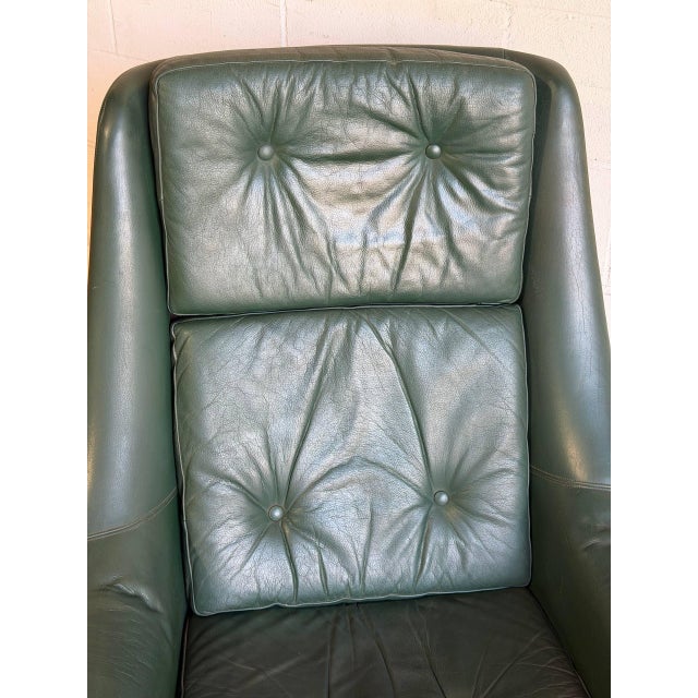 1960s In Style of Hw Klein for Bramin Green Leather Swivel Lounge Chair Danish Mid-Century Modern 1960s For Sale - Image 5 of 10