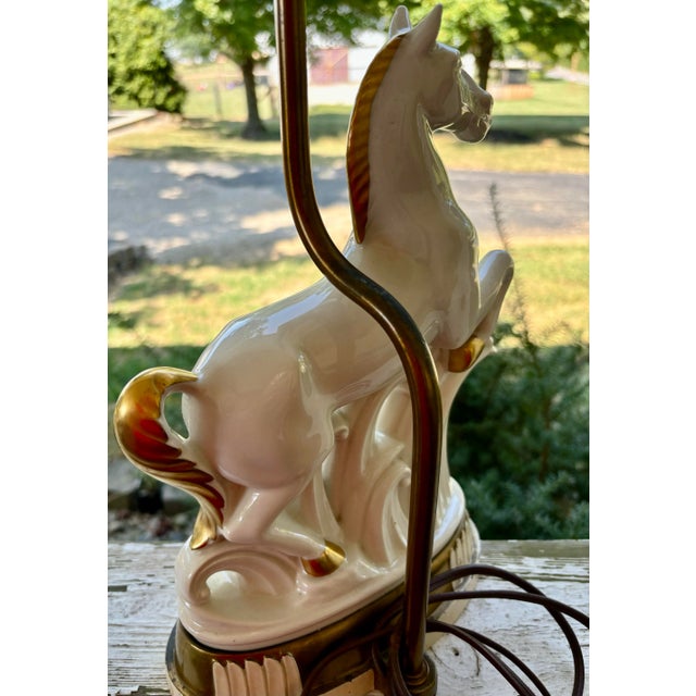 White Vintage Art Deco White Gold Porcelain Horse Sculpture Lamp For Sale - Image 8 of 12