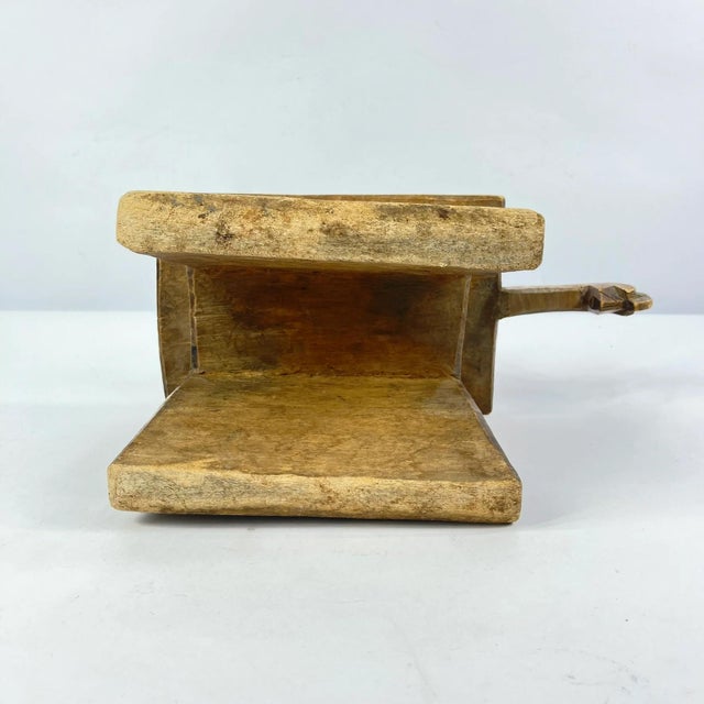 Early 20th Century Mossi Stool Burkina Faso MATTER COLLECTION For Sale - Image 10 of 10