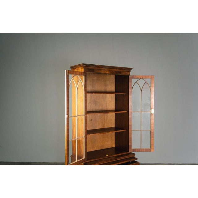Late 20th Century English Bookcase from Reprodux For Sale - Image 10 of 18