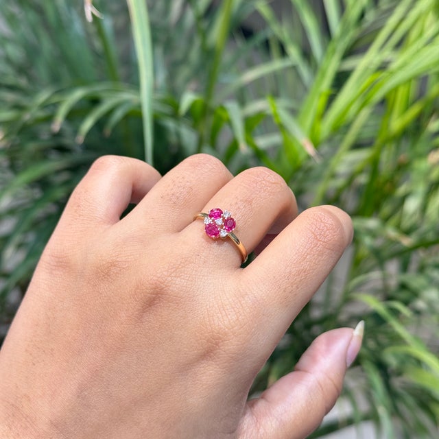 14k Gold Natural Ruby Diamond Floral Cluster Proposal Ring Size 9 For Sale - Image 9 of 18