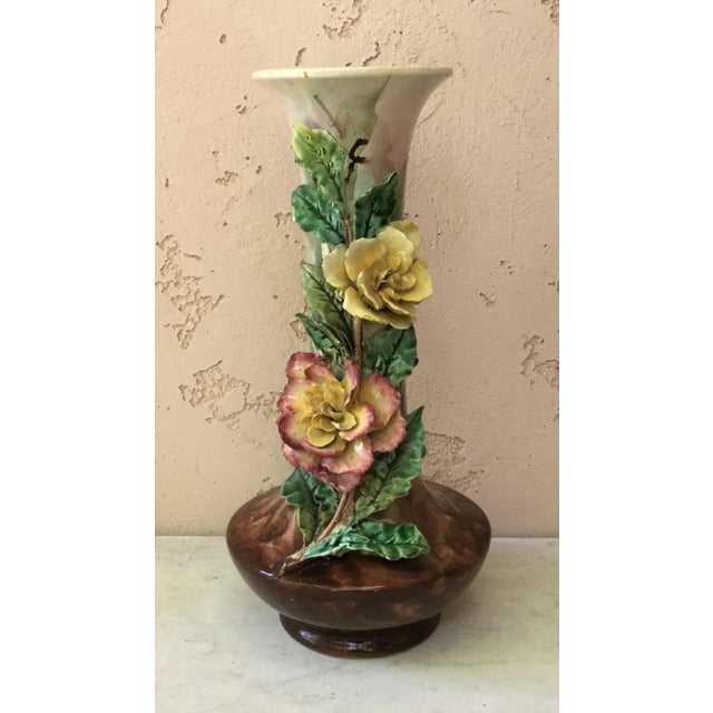 1880s French Majolica Flowers Vase For Sale - Image 4 of 9