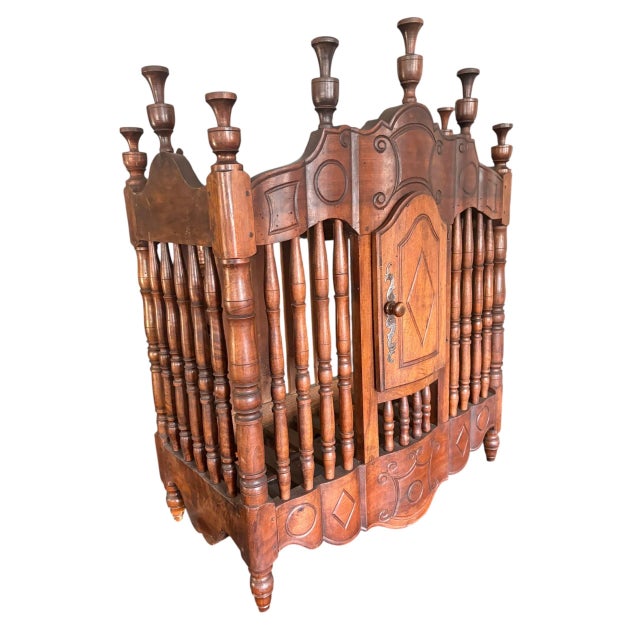 1970s 18th-Century French Provencal Walnut Panetière (Bread Box) For Sale - Image 5 of 12
