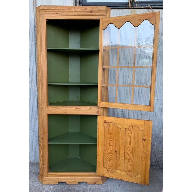 Spanish 20th Century Spanish Country Corner Pine Vitrine with Glass Paneled Door For Sale - Image 3 of 18