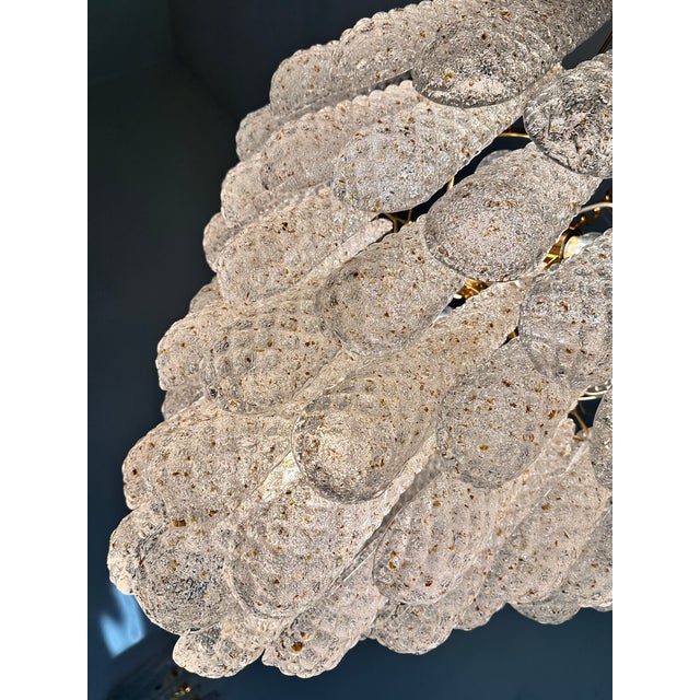 2020s Mid-Century Modern Italian “Conchiglie” Murano Glass Gold Chandelier For Sale - Image 5 of 8