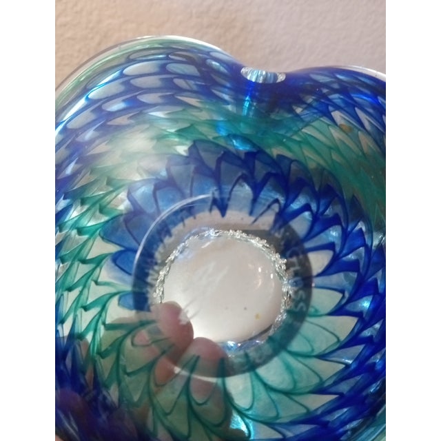 1980s Signed Adam Jablonski Poland Swirl Heart Shaped Art Glass Bowl For Sale - Image 5 of 7