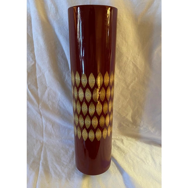 Traditional Maitland Smith Tall Red and Egg Shell Vase For Sale - Image 3 of 6