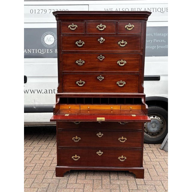 George II Chest of Drawers in Mahogany For Sale - Image 10 of 18