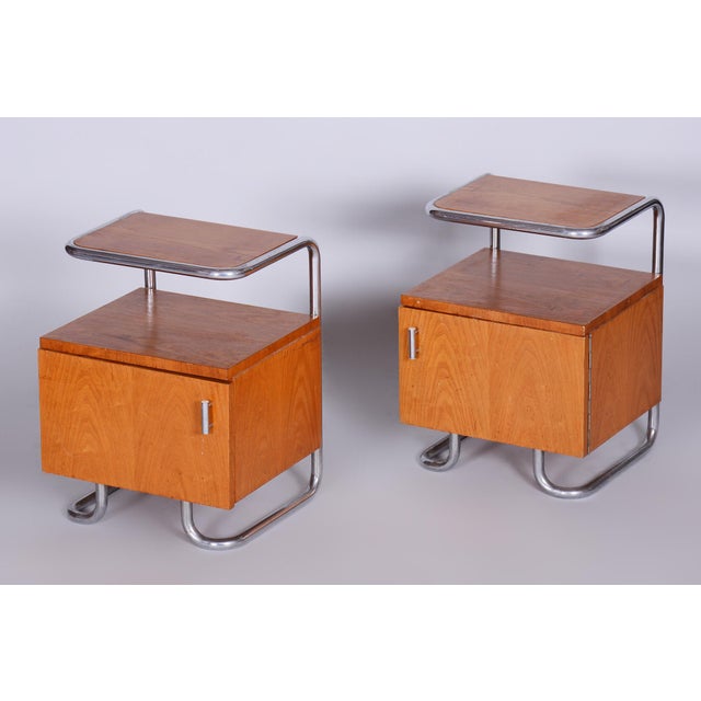 Bauhaus Beside Tables in Oak and Chrome attributed to Mücke-Melder, Czech, 1930s, Set of 2 For Sale - Image 4 of 9