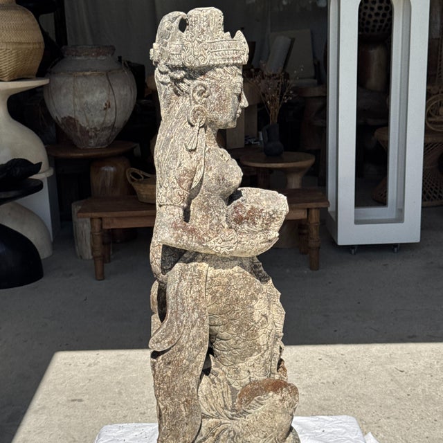1980s Unknown, Indonesian Shell Goddess Sculpture in Volcanic Limestone, 1980s, Stone For Sale - Image 5 of 11