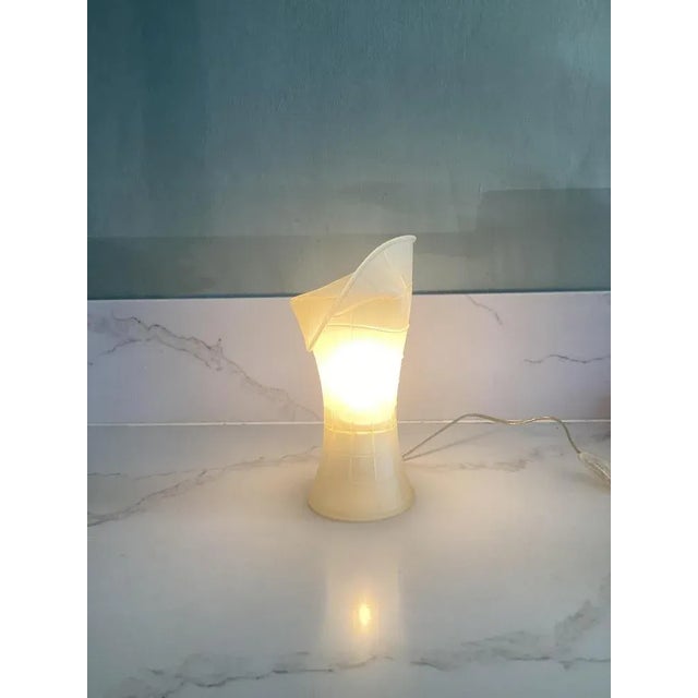 Cream Pop Art Birzi Table Lamp by Carlo Forcolini for Luceplan, 1980s For Sale - Image 8 of 10