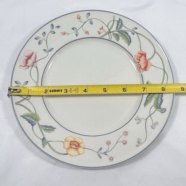 Villeroy & Boch Vintage Villeroy & Boch Albertina 8.5” Salad Plates -Set of 7 For Sale - Image 4 of 6
