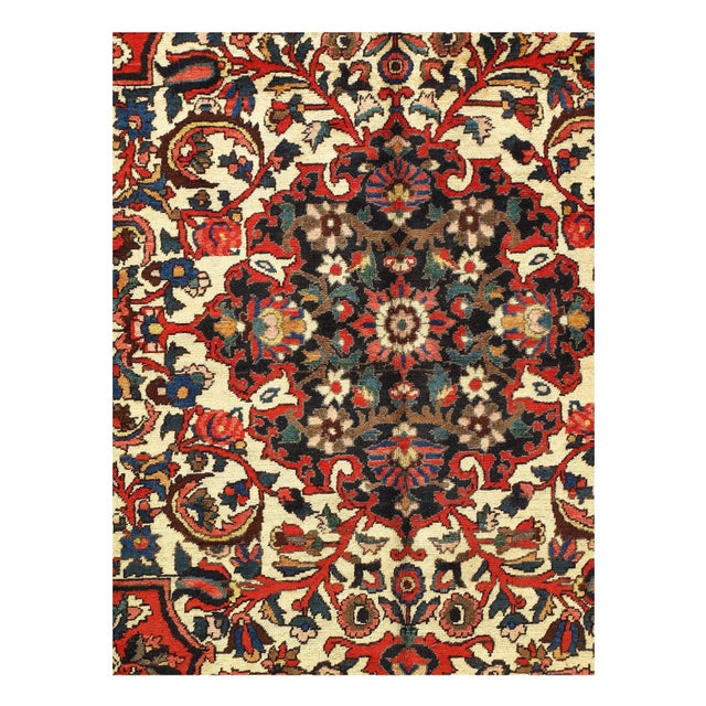 Offered is a gorgeous Persian Bakhtiari area rug. The luxurious hand-knotted pile is made from very fine lamb's wool and...