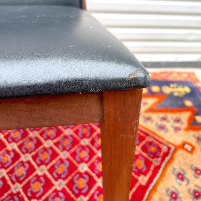Mid-Century Modern Mid-Century Modern Dillingham Walnut and Black Leather Side Chair For Sale - Image 3 of 8