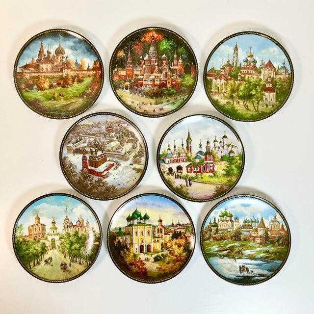 1991 Vintage Rustic European Boho Chic Russian Palace Decorative Wall Plates - Set of 8 For Sale - Image 4 of 13