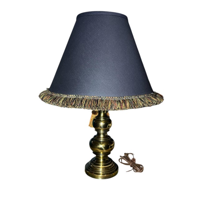 Victorian 1970s Hollywood Regency Stiffel Solid Brass Urn Table Lamp With Fringed Shade For Sale - Image 3 of 15