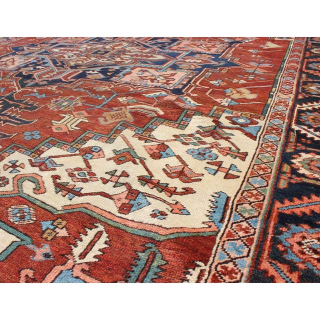1900 - 1909 Early 20th Century Antique Serapi Rug Geometric Motifs For Sale - Image 5 of 7