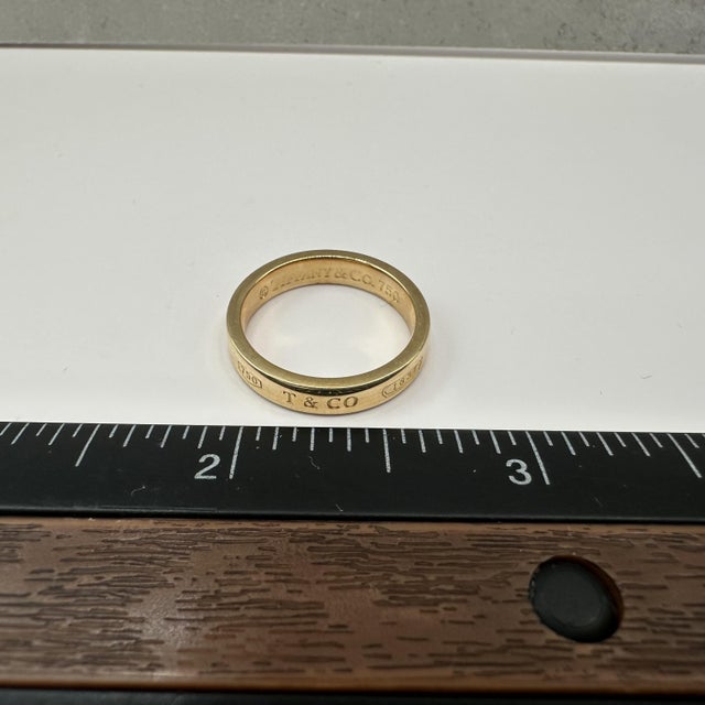 Designer Tiffany 1837 Band Ring 18kt Yellow Gold Size 6.5 For Sale In New York - Image 6 of 6