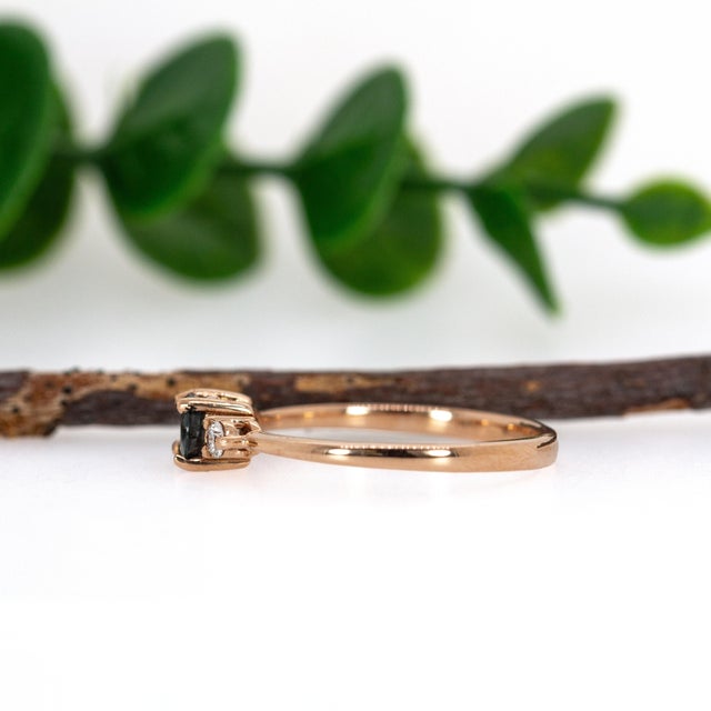 Three Stone Alexandrite Ring With Natural Diamonds Accents: Solid 14k Gold, Size 6.75 For Sale In Columbus - Image 6 of 8