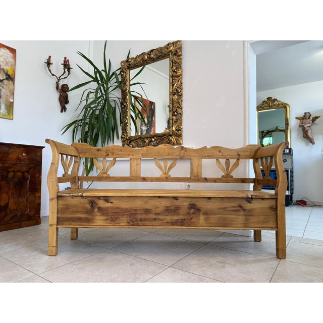 Original, rustic Biedermeier country-style storage bench from Salzburg. Dimensions: Height x Width x Depth 89 x 190 x 51...