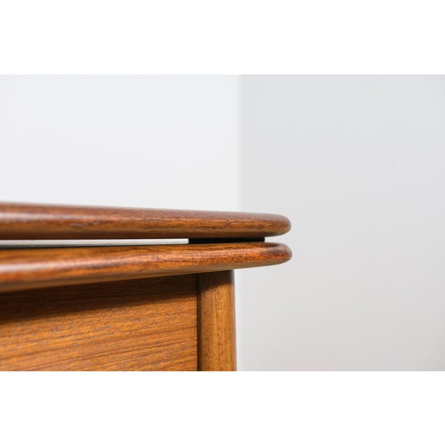 Mid-Century Square Extendable Teak Dining Table, Denmark, 1960s For Sale - Image 16 of 18