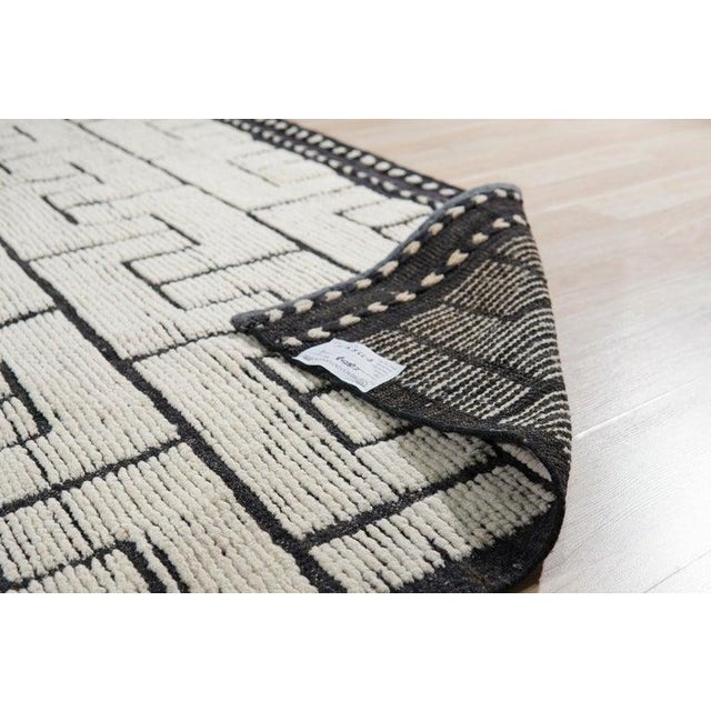 8x10 Ivory Hand-Knotted Wool Stepped Meander Motif Tribal Modern Carpet Rug For Sale - Image 4 of 5