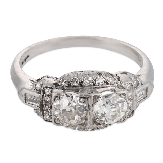 Contemporary Mid Century 1.10 Carat Diamond Platinum Ring, Size 5.75 For Sale - Image 3 of 6