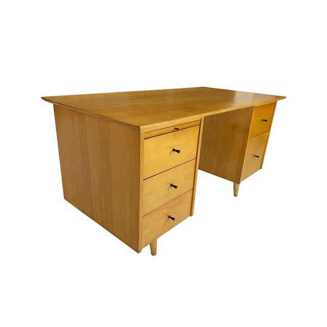 Attributed to Paul McCobb for Planner Group Maple Double Pedestal Desk, 1950s For Sale In Los Angeles - Image 6 of 18