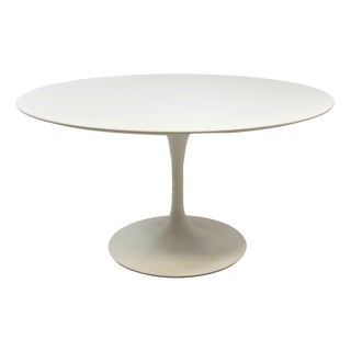 Tulip Table by Eero Saarinen for Knoll Inc. / Knoll International, 1990s For Sale