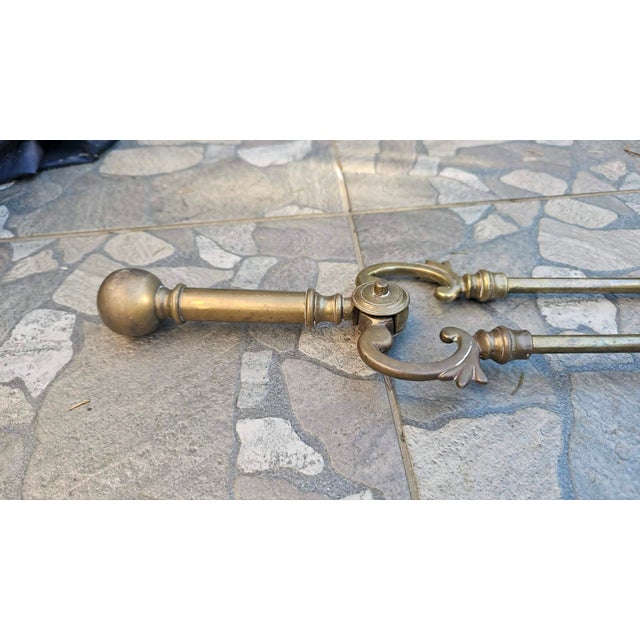 Dimensions: height 69 cm, width 11 cm, depth 3.8 cm.