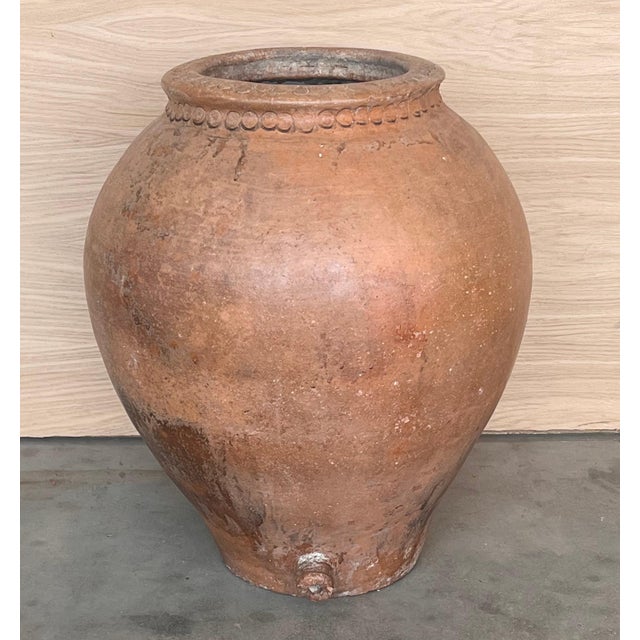 16th Century Spanish Terracotta Vase For Sale - Image 17 of 18