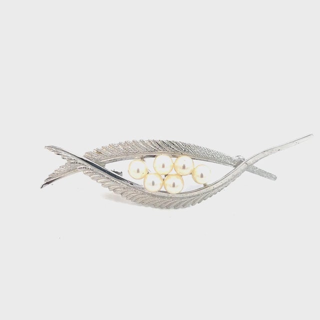 Authentic Mikimoto Estate Akoya Pearl Brooch Pin Sterling Silver 5 mm M409 This elegant Authentic Mikimoto Silver brooch...