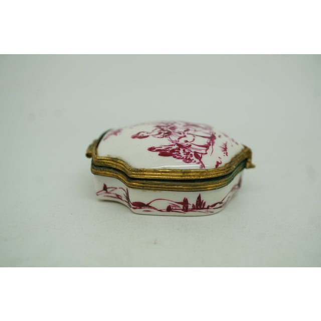 Antique Victorian Porcelain Brass Mount Courting Couple Pill Box 2" For Sale - Image 6 of 13