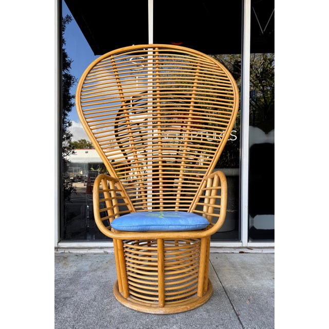 Substantial Coastal Sculptural Rattan, Reed Peacock Chair, Great Condition For Sale In Miami - Image 6 of 11