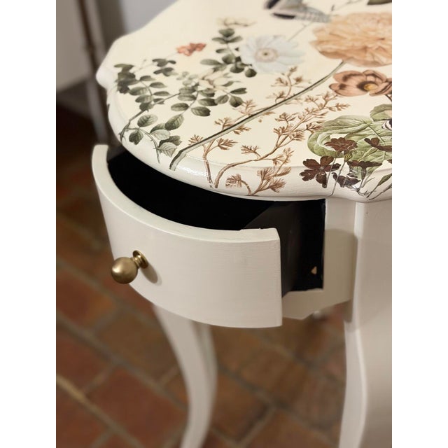 Wood French Country Botanical Floral Accent Table With Scalloped Apron, Refinished For Sale - Image 7 of 10