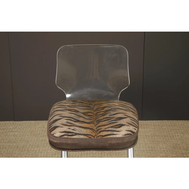 Pair of Lucite and Chrome Barstools by Luigi Bardini for Miniforms Italy, 1970s For Sale - Image 14 of 18