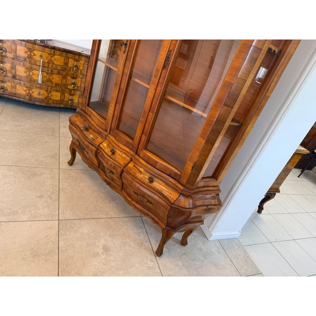 Baroque Style Display Cabinet in Inlaid Walnut, 1980s For Sale - Image 13 of 14