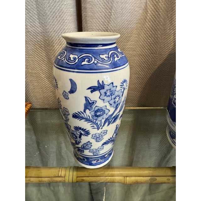 Collection of Export Blue & White Vases, S/5 For Sale In Miami - Image 6 of 8