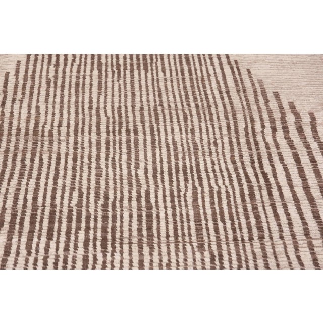 Nazmiyal Collection Modern Wool Pile Contemporary Area Rug For Sale In New York - Image 6 of 7