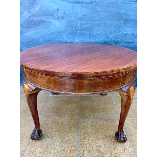 1940s Spanish Walnut Queen Anne Style Round Side Table, 20th Century For Sale - Image 5 of 13
